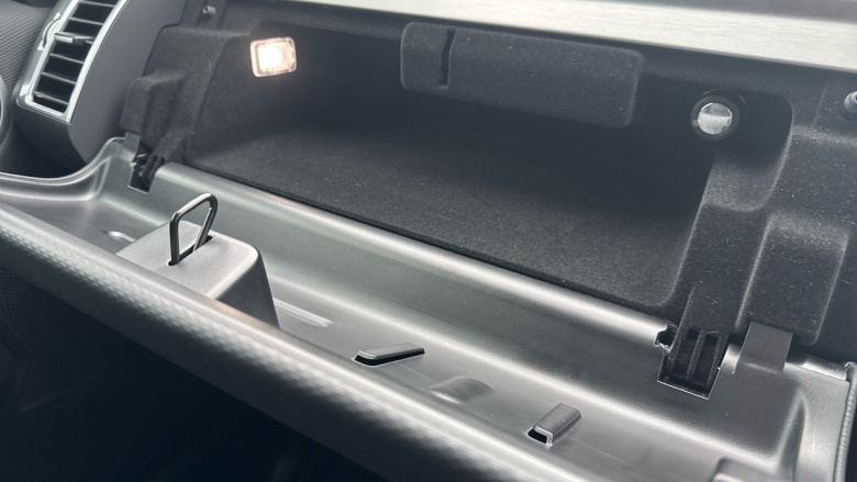 Land Rover Discovery 3.0 D350 Dynamic SE 5dr Auto Diesel Station Wagon